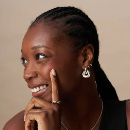 Wyraziste kolczyki Statement Interlocking | Białe złoto