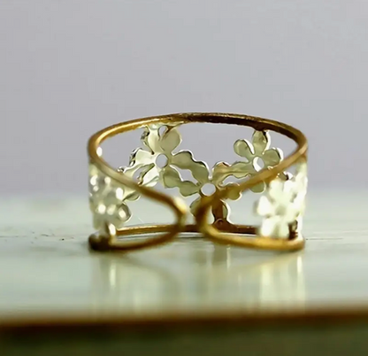 Ekskluzywny Wintageowy Projekt Biżuterii Emmaille Blumenring